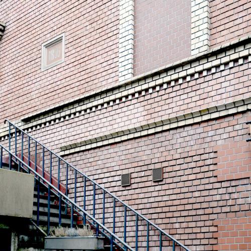 Der Eingang zur FeWo befindet sich direkt am Fußweg zur Stadkirche und dem Schlossberg / den Kasematten